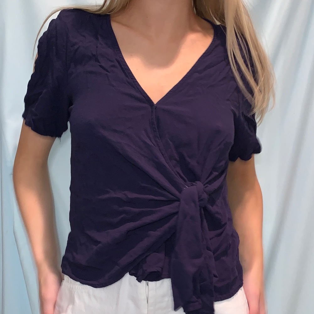 Short Sleeve, Loose-Fitting, Tied Navy Shirt
